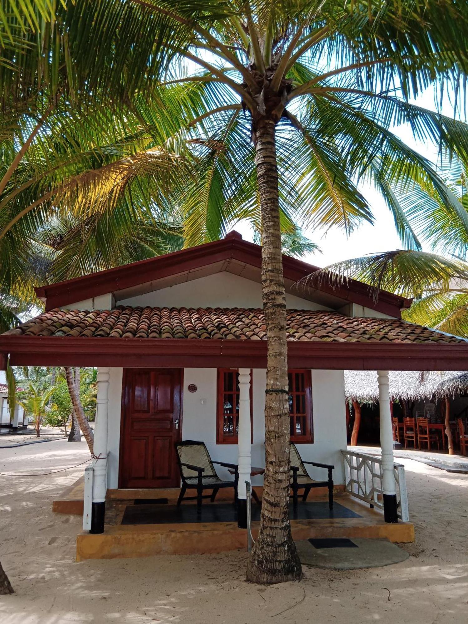 Ibisbird Beach Bungalow Tangalle Exterior foto